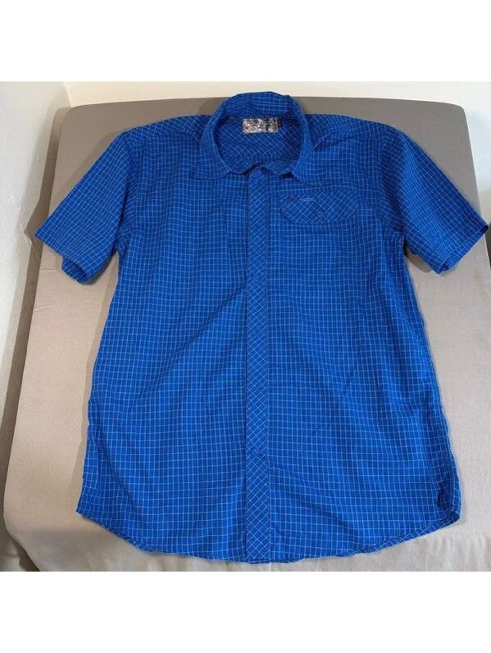 Realtree Men's Medium Blue Short Sleeve Button-Up Shirt